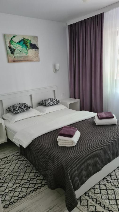 Апартаменты La Fluturi Apartament Сучава Экстерьер фото